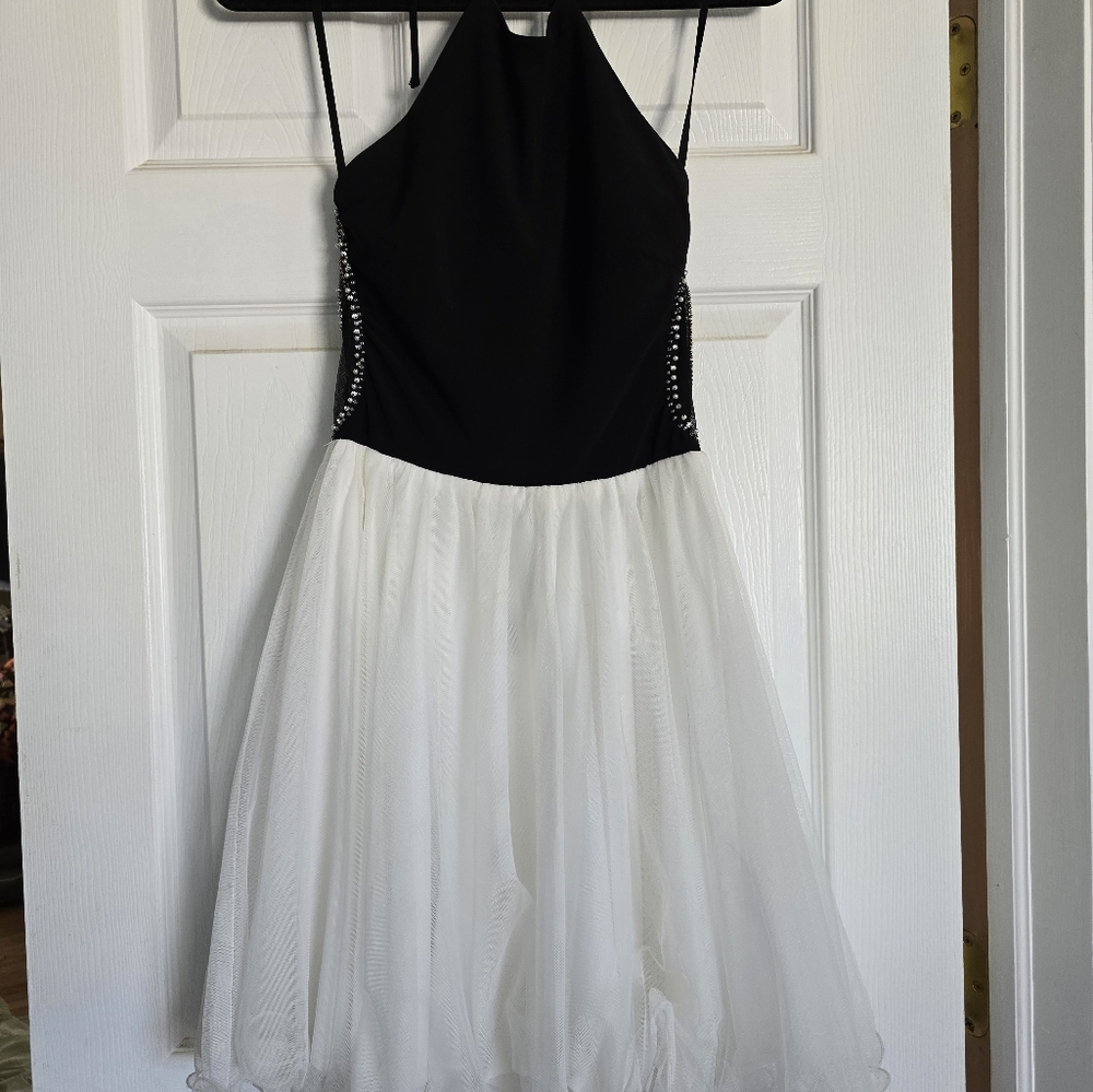 Elegant Black and White Coctail Dress